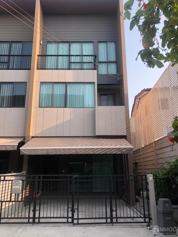 ขาย ทาวน์โฮมหรู สไตล์โมเดิร์น หมู่บ้านกลางเมือง ลาดพร้าว-เสรีไทย 3ชั้น ...